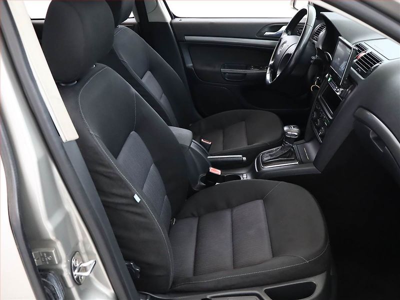 Škoda Octavia (2007) 1.9 TDI, Automat, nová STK - fotka 7 z 13