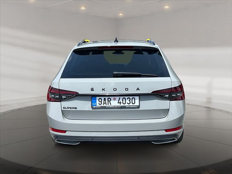 Škoda Superb 2,0 TDI 110 SportLine DSG - fotka 5 z 11