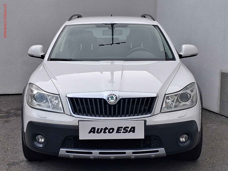 Škoda Octavia (2013) 2.0 TDi 4x4, Scout, DSG - fotka 2 z 19
