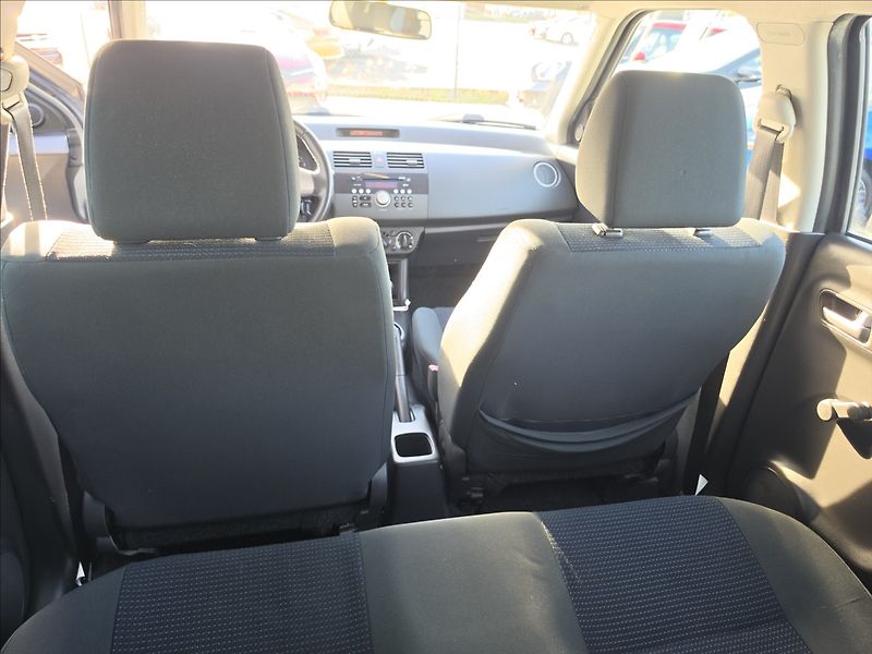 Suzuki Swift 1,3 i 67KW KLIMA ALU STK - fotka 23 z 44