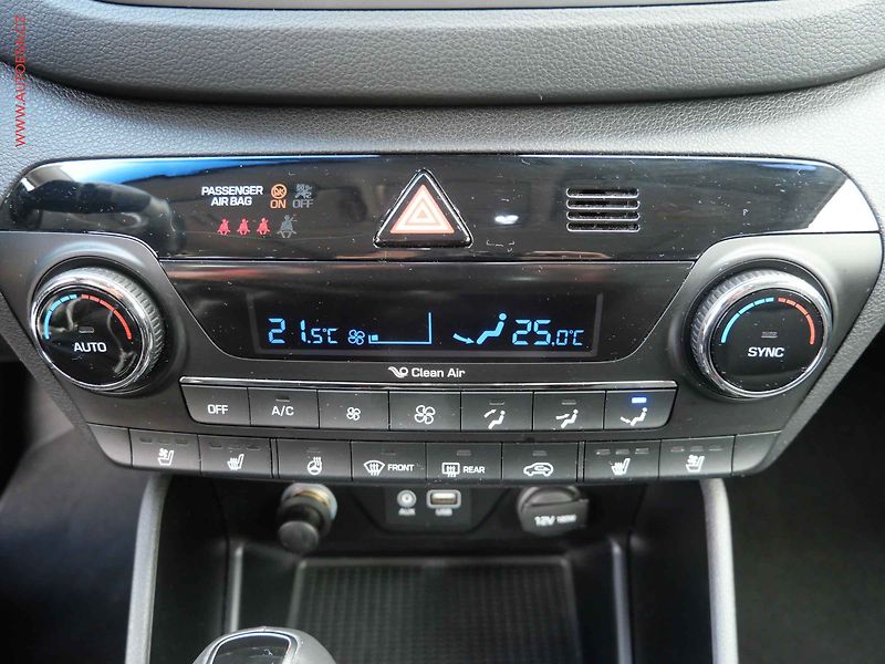 Hyundai Tucson (2015) 2.0CRDi 4x4, 1.maj,ČR, AT - fotka 21 z 30