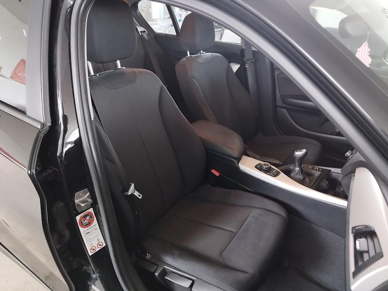 BMW Řada 1 (2014) 116I,75KW,KLIMA,ALU,SER.KN - fotka 18 z 30