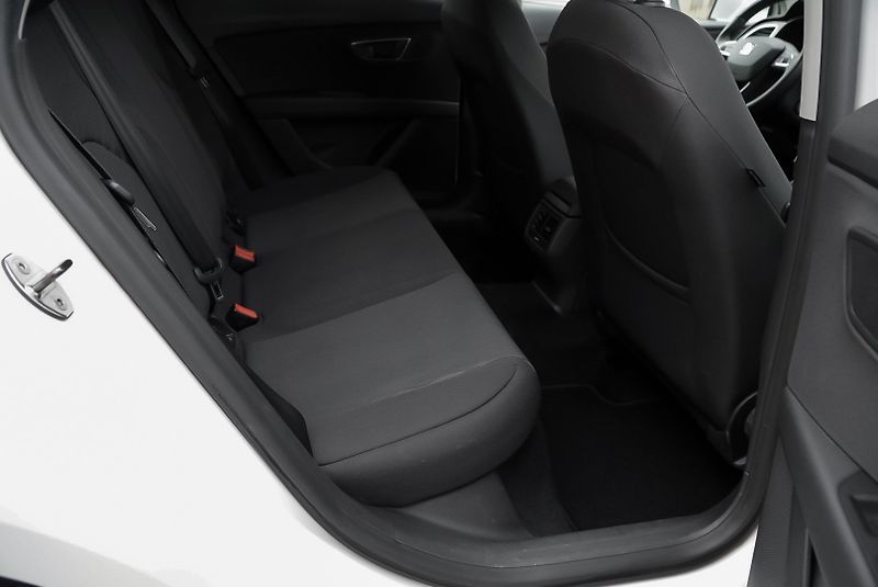 Seat Leon 1.4 TSI STYLE nové rozvody - fotka 21 z 33