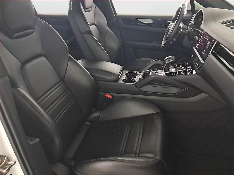 Porsche Cayenne (2023) V6 - fotka 9 z 29