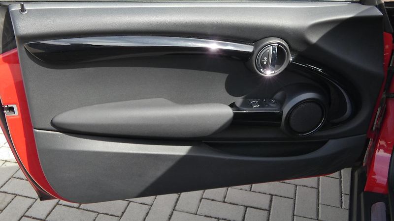 Mini Cooper 1.5T  5dv - fotka 8 z 22