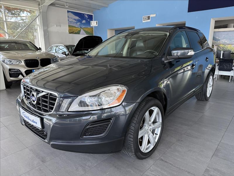 Volvo XC60 2,0   SERVISNÍ KNÍŽKA - fotka 3 z 23