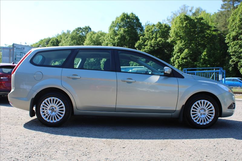 Ford Focus 1,6 i 16V  ČR,1.MAJITEL,SERVIS - fotka 4 z 30
