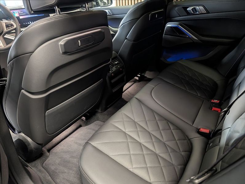 BMW X6 xDrive 30d M Sport - fotka 30 z 38