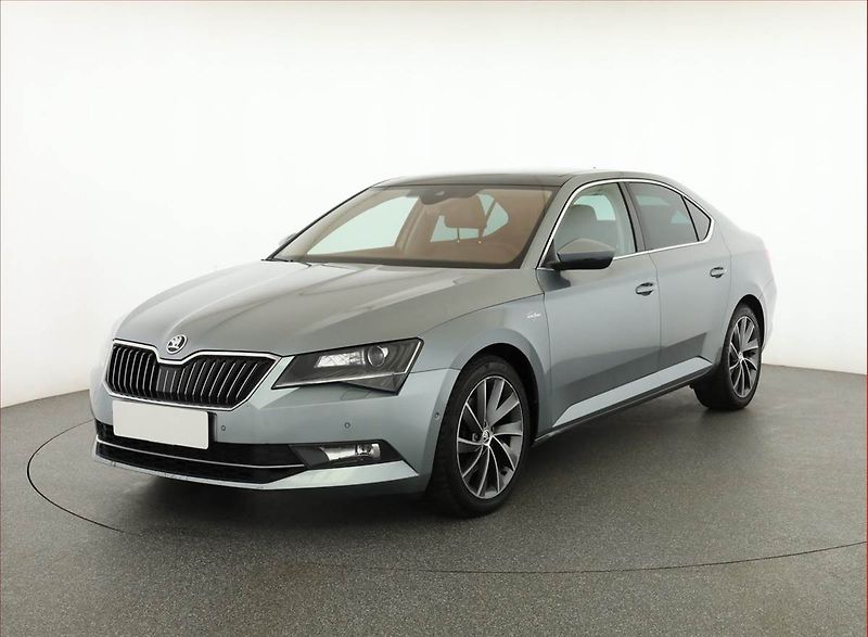 Škoda Superb (2017) Laurin&Klement 2.0 TDI - fotka 2 z 21
