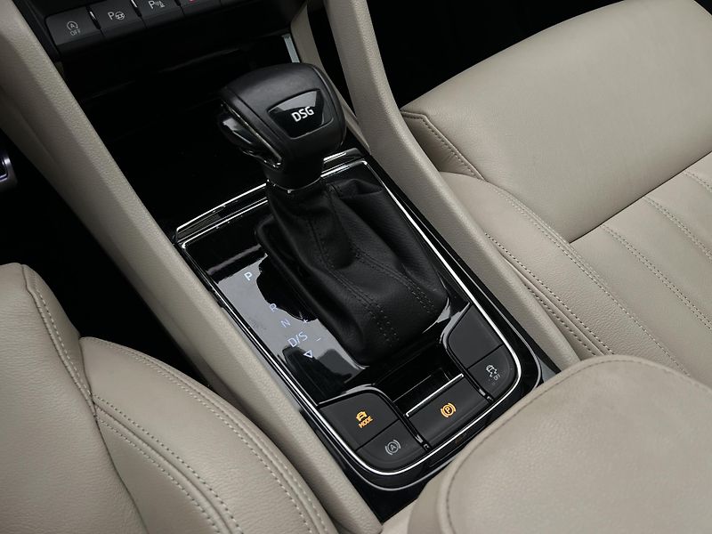 Škoda Karoq 1.5 TSI STYLE AUT CZ - fotka 25 z 44