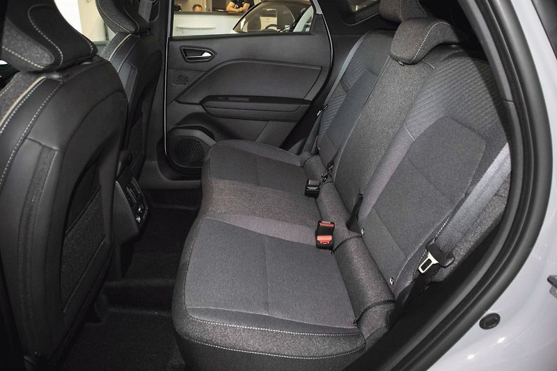 Renault Captur (2026) Techno mildhybrid 140 EDC - fotka 14 z 43