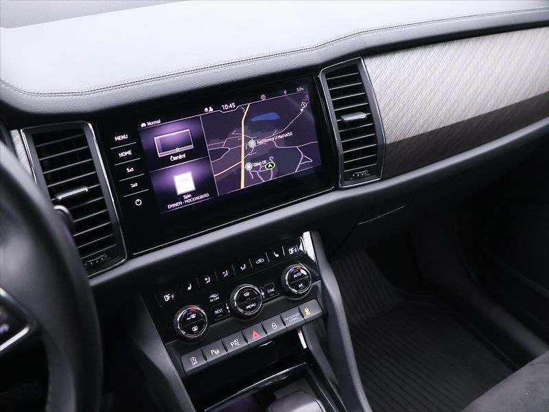 Škoda Kodiaq 2,0 TDI 147kW DSG Style 4x4 DP - fotka 27 z 43
