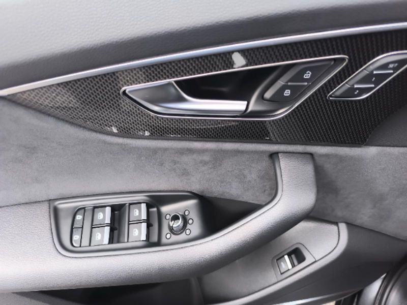 Audi SQ7 4.0 TFSi - fotka 10 z 24