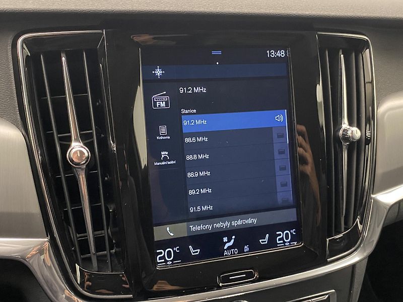 Volvo V90 D4 MOMENTUM AUT  - fotka 36 z 39
