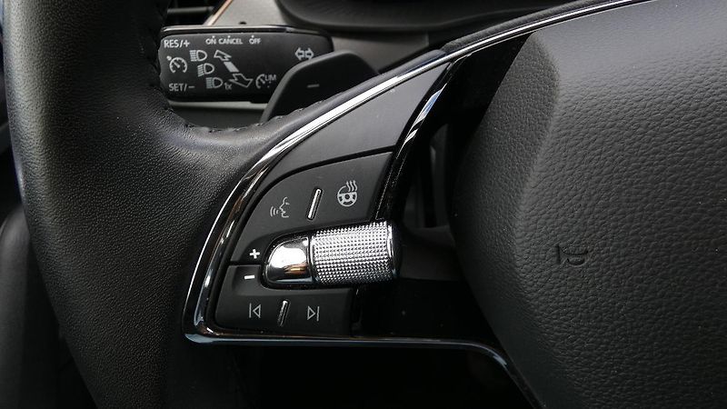 Škoda Kamiq 1.0 TSI Style DSG - fotka 11 z 22