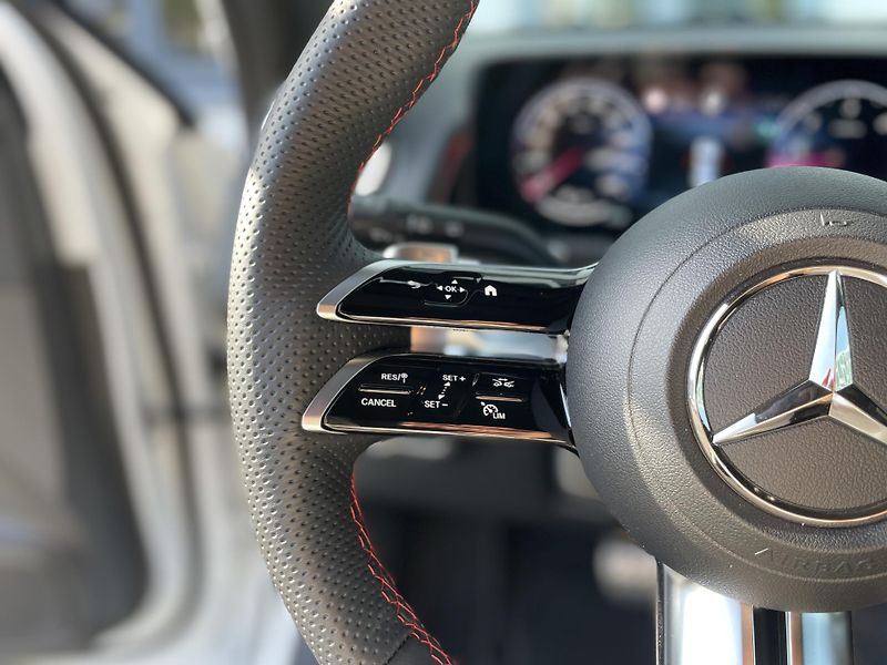 Mercedes-Benz GLB 200d 4Matic - fotka 22 z 32