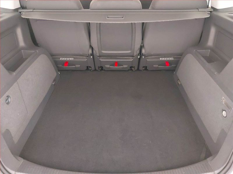 Volkswagen Touran (2011) 1.6 TDI, po STK, Tažné - fotka 14 z 17