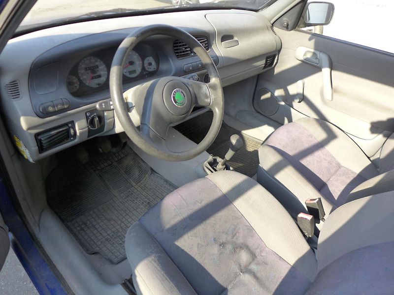 Škoda Felicia 1.3 MPI  REZERVACE - fotka 15 z 20