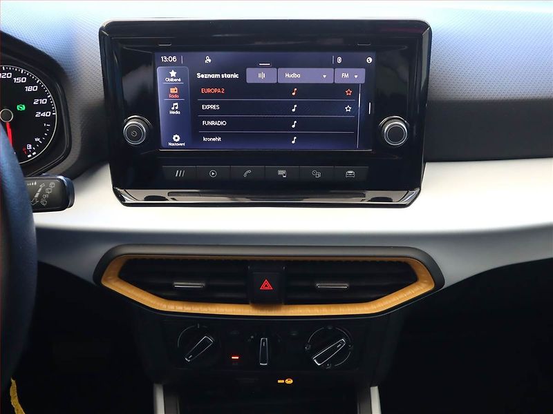 Seat Arona (2022) Xcellence 1.0 TSI, Automat - fotka 12 z 22