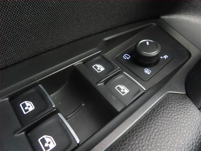 Volkswagen Tiguan Allspace (2022) 2.0 TDI - fotka 17 z 34