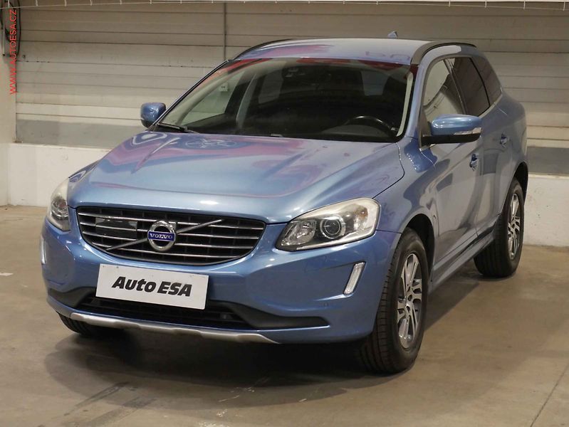 Volvo XC60 (2015) 2.4D4 AWD, ČR, Momentum, AT - fotka 3 z 21