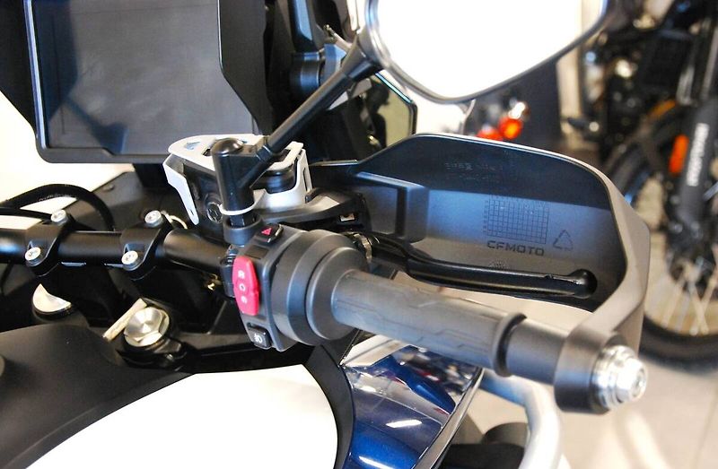 CFMOTO 800 MT (2023) 800MT Explore - SERVISKA, půvo - fotka 10 z 20