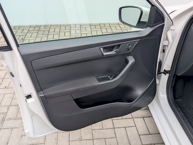 Škoda Fabia (2023) Combi 1.0 TSI / 70 kW Ambition - fotka 18 z 30