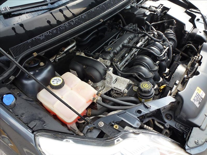Ford Focus 1,6 16V  Elegance - fotka 28 z 48
