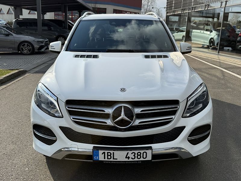 Mercedes-Benz GLE (2017) 350 d 4MATIC SUV - fotka 3 z 48