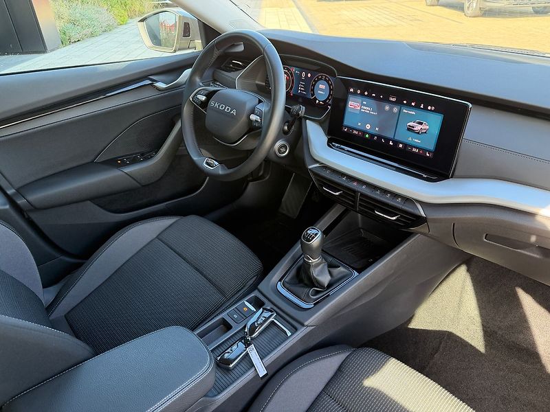 Škoda Octavia Selection  2,0TDI 85kW Matrix - fotka 17 z 17