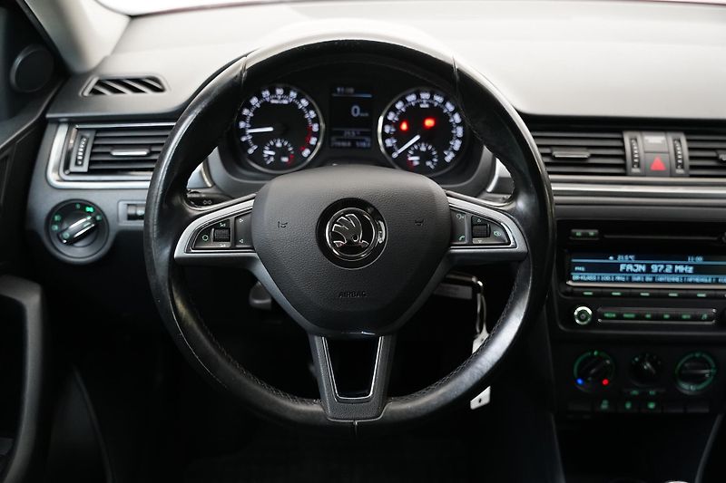 Škoda Rapid - fotka 18 z 24