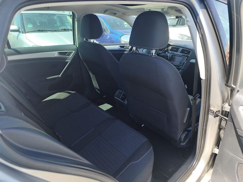 Volkswagen Golf (2015) - fotka 22 z 37
