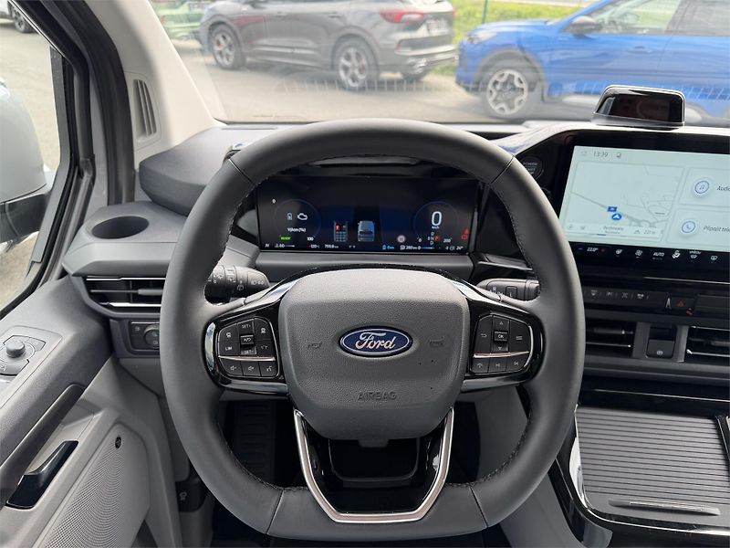 Ford Tourneo Custom Titanium X L2, Tourneo, 2.5 Du - fotka 19 z 22