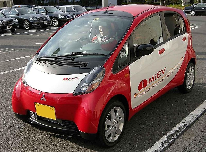 Elektromobilitu nerozhýbal ani první ruský elektrický vůz Lada Elada