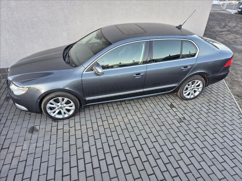 Škoda Superb 2,0 TDI 125KW DSG Kůže Xenon - fotka 2 z 33