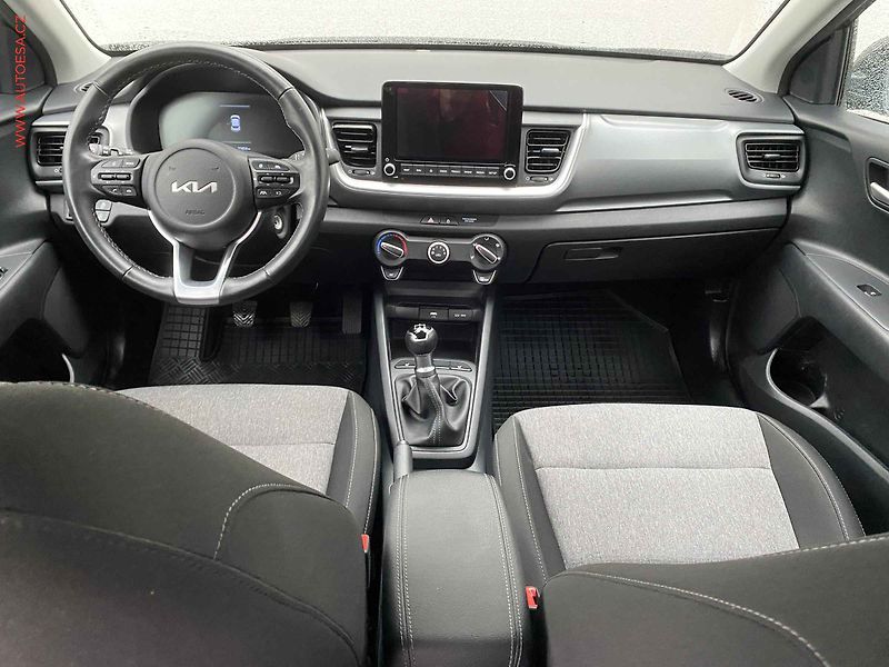 Kia Stonic (2024) 1.2i, 1.maj,ČR, AC, kamera - fotka 8 z 20