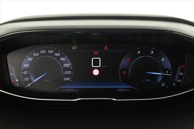 Peugeot 5008 (2020) 1.5 BlueHDi, 7 míst, ČR,1.maj - fotka 9 z 15