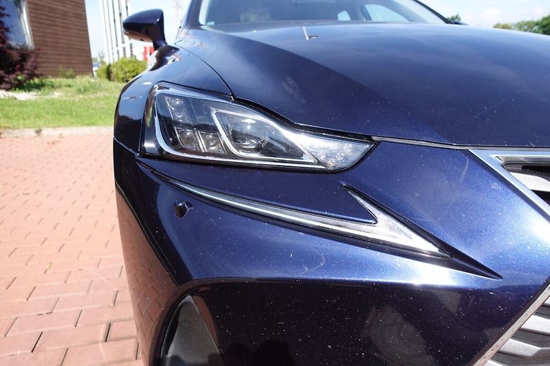 Lexus IS 300h Executive Navi - fotka 34 z 34