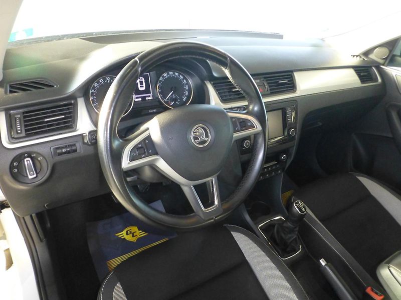 Škoda Rapid (2016) 1,6TDI-85KW*VYHŘ.SED**NAVI** - fotka 12 z 27