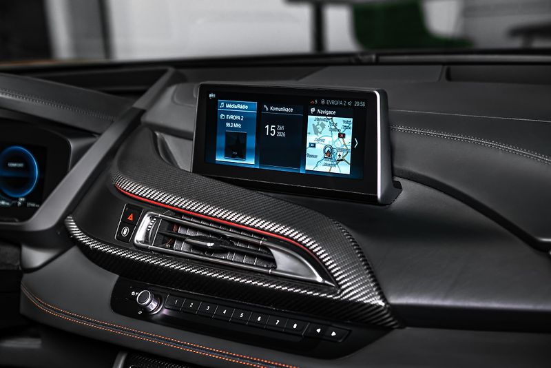 BMW i8 ROADSTER LASER/H&K/HUD/KARBON - fotka 21 z 25