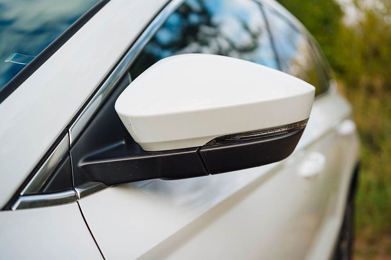 Škoda Karoq (2025) 1.5 TSI, Top Selection, ACC - fotka 10 z 25