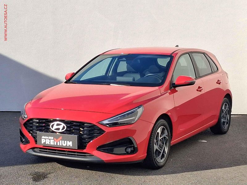 Hyundai i30 (2024) 1.5, ČR, Navi, kamera, LED - fotka 3 z 19