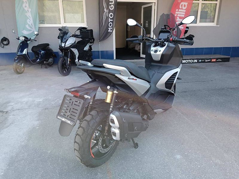Aprilia (2026) SR GT 400 Boulder Grey - fotka 7 z 11