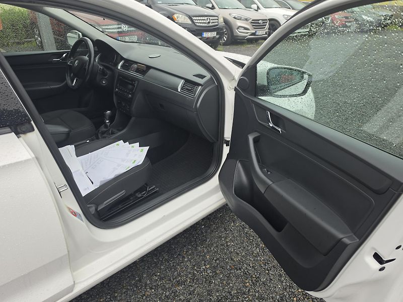 Škoda Rapid 1.2 TSI Park Senzor  - fotka 13 z 18