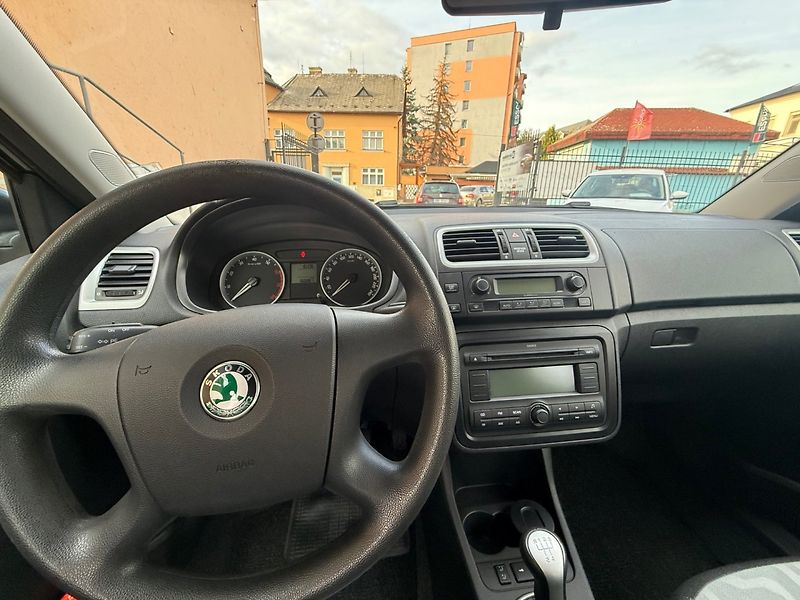 Škoda Fabia (2009) II 1.4 16V - Top stav ! - fotka 15 z 21