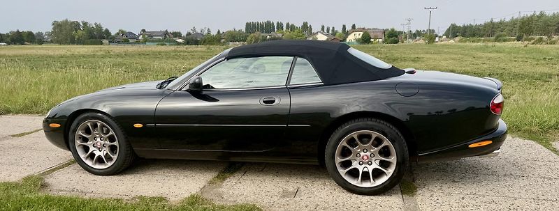 Jaguar XKR (2000) 4.0 V8 Supercharged Kabriolet  - fotka 4 z 30