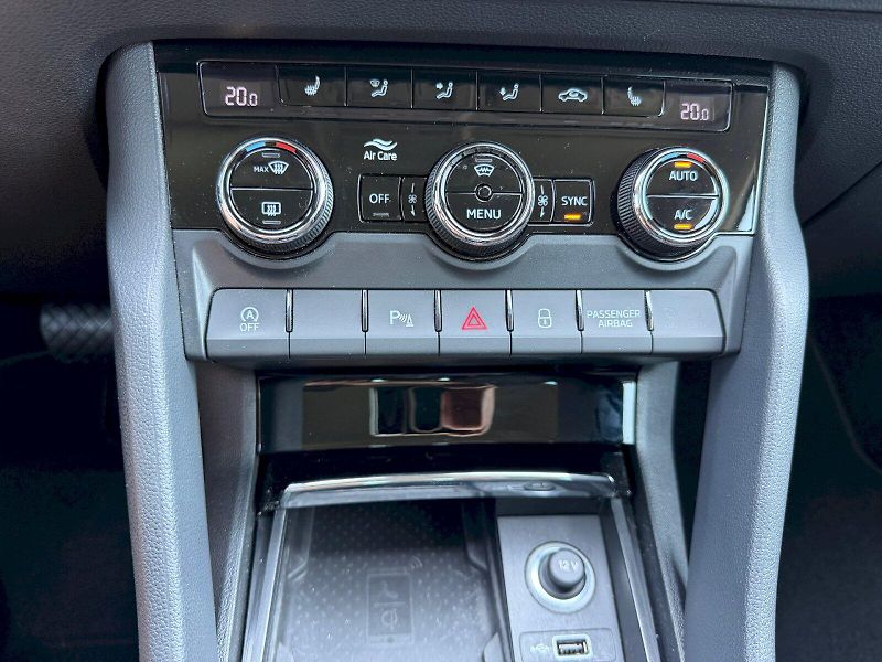 Škoda Karoq (2020) 1.5 TSI 110kW DSG Style - fotka 27 z 35