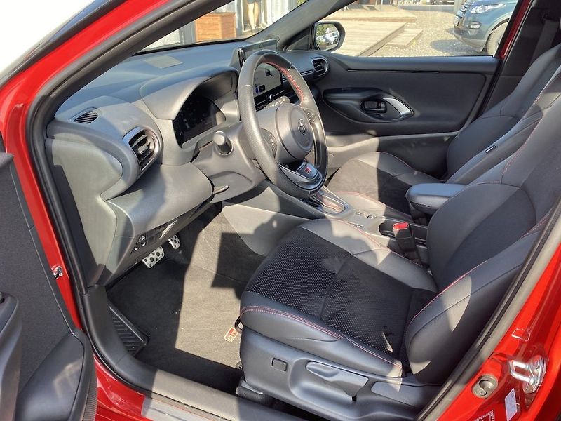 Toyota Yaris 1.5HEV, ČR-1m, GR Sport, DPH - fotka 10 z 25