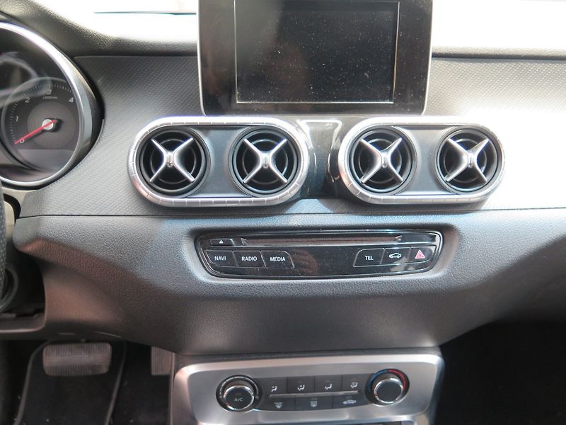 Mercedes-Benz Třídy X (2017) X250d,automat,4x4,motor venku - fotka 7 z 21