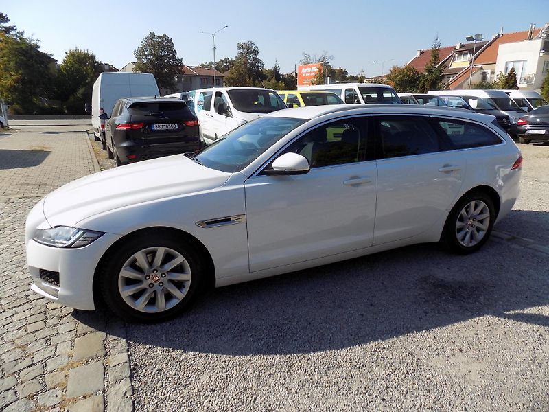 Jaguar XF 20D 132 KW  - fotka 16 z 36